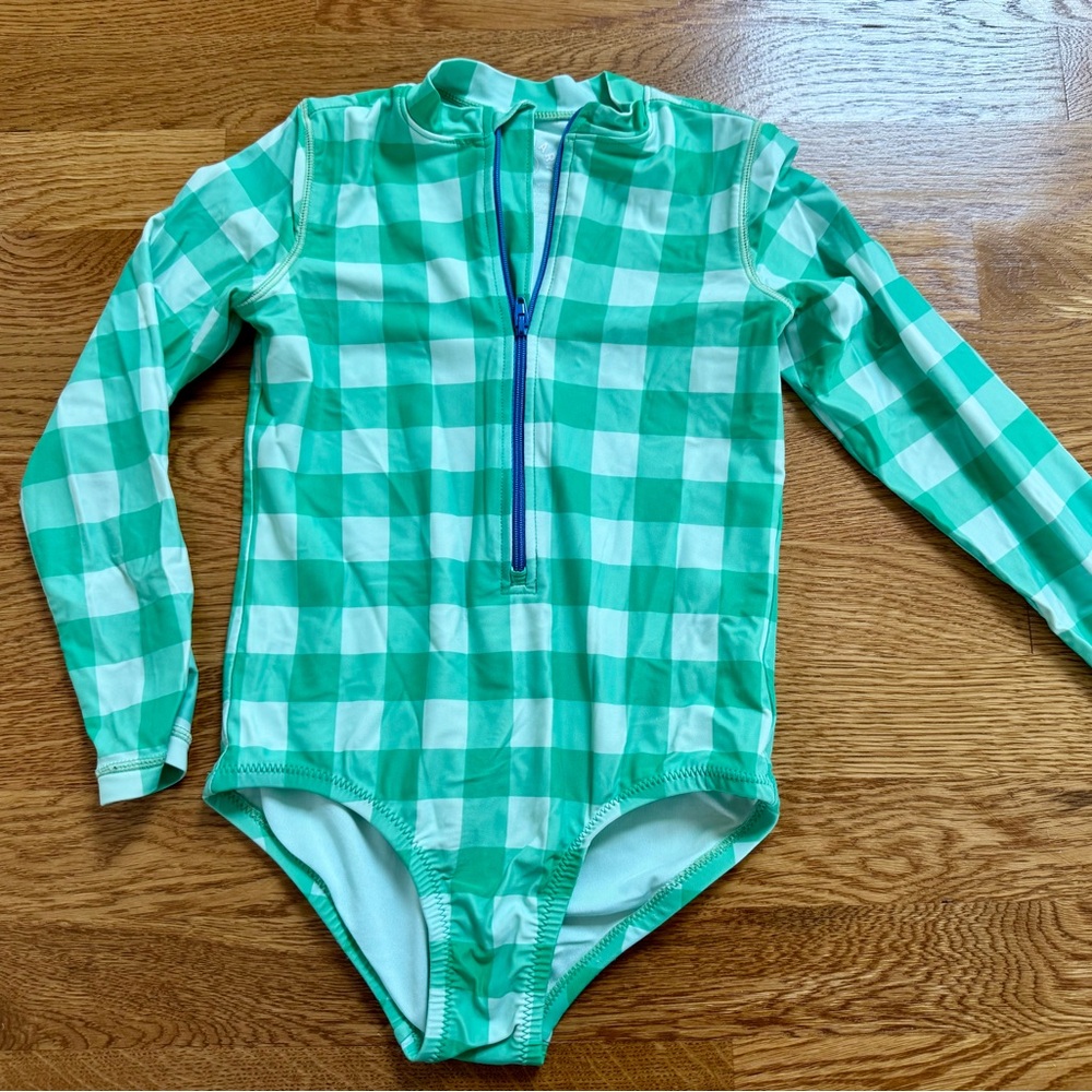 Swim bundle, size 4-5, Primary and Old Navy